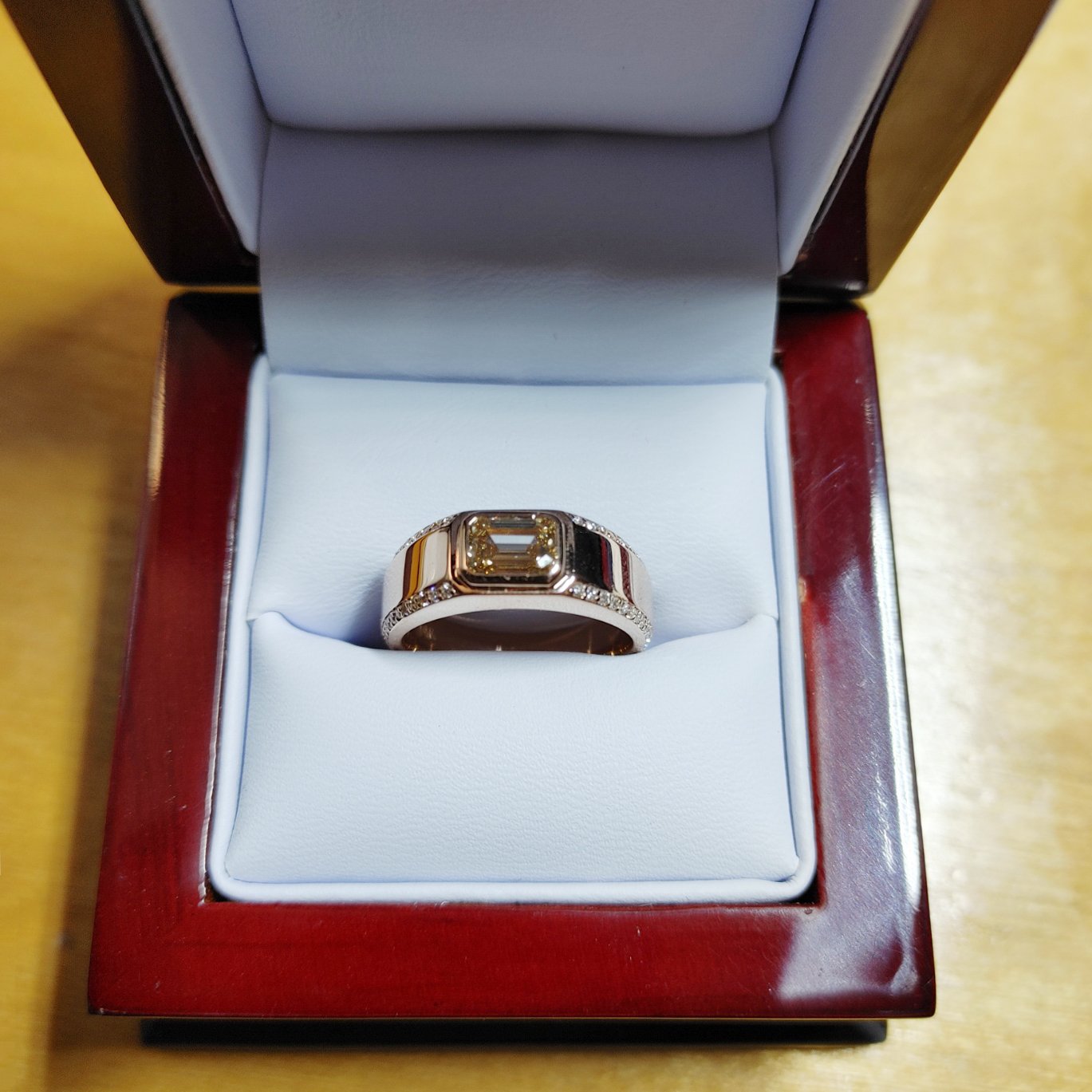 Ring: Fancy Brown-yellow