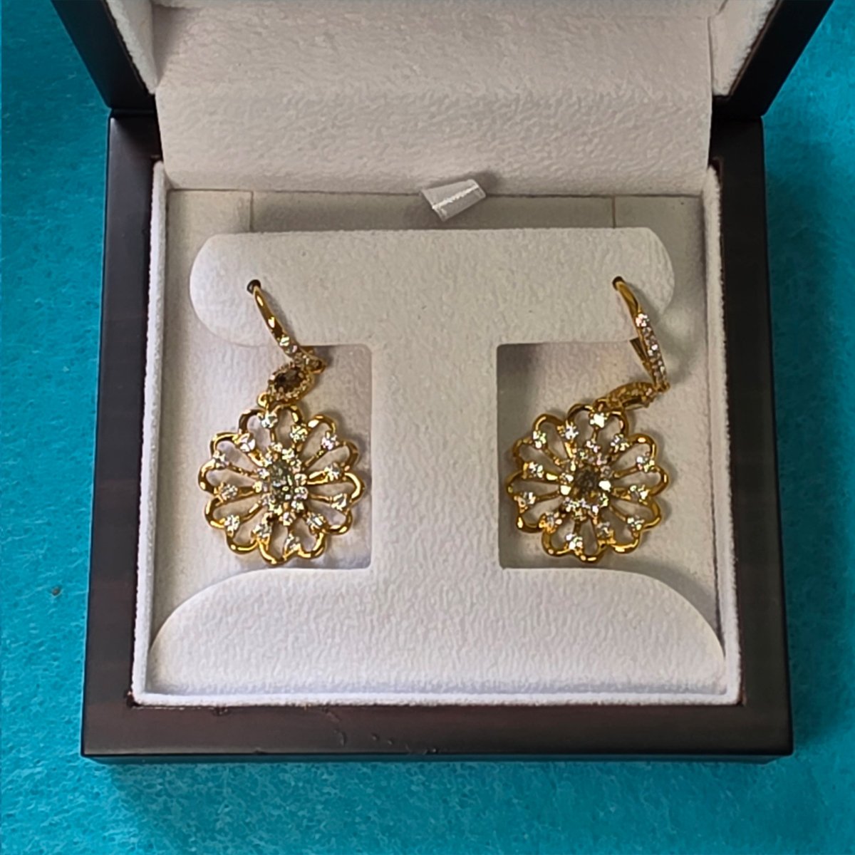 Earings: Fancy Grayish Yellow Green VS2